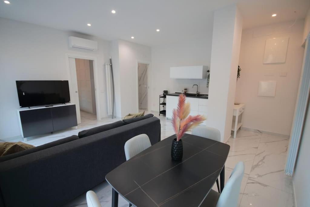 Chiaia Arcoleo House - Sofia Apartment Napoli Bagian luar foto