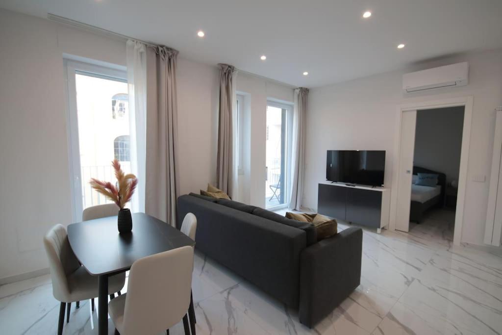 Chiaia Arcoleo House - Sofia Apartment Napoli Bagian luar foto