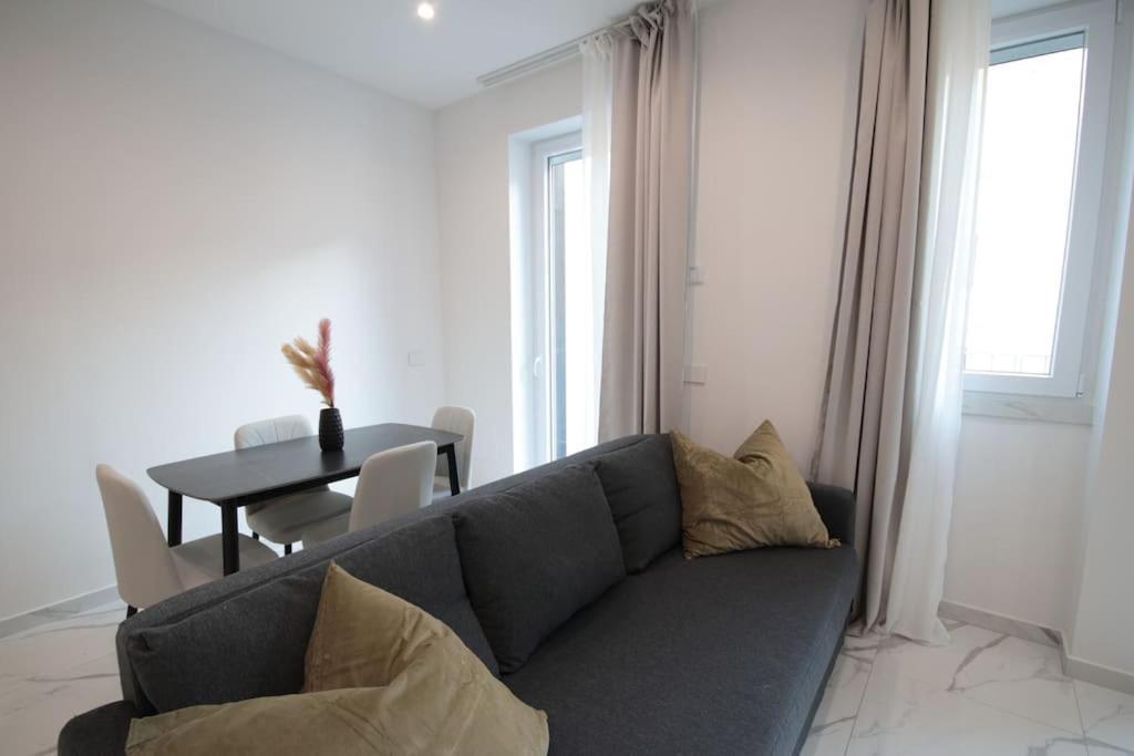 Chiaia Arcoleo House - Sofia Apartment Napoli Bagian luar foto
