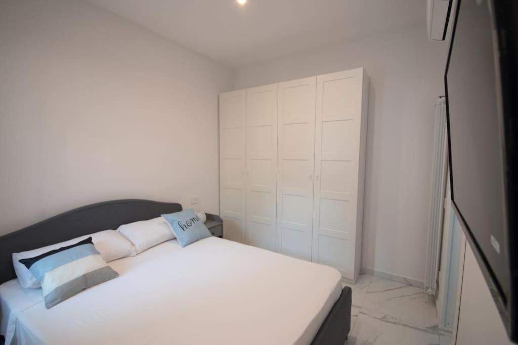 Chiaia Arcoleo House - Sofia Apartment Napoli Bagian luar foto